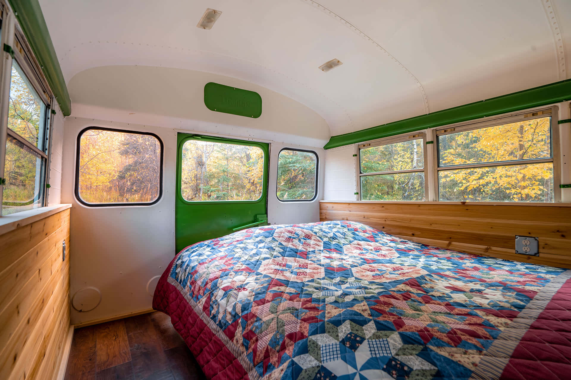 Magic Bus (1-4 people) gallery 3